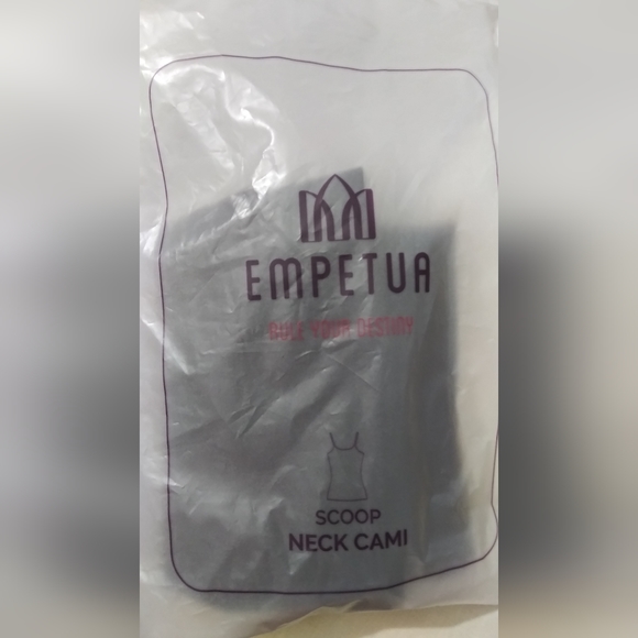 ✨NEW✨ Empetua By Shapermint Scoop Neck Cami - Picture 5 of 7